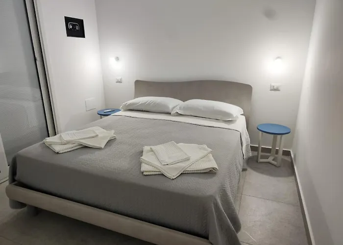 Boutique Degli Dei,tropea Portobello Village * Gasponi