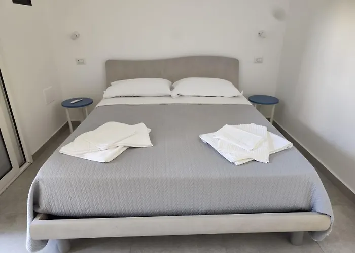 Boutique Degli Dei,tropea Portobello Village * Gasponi